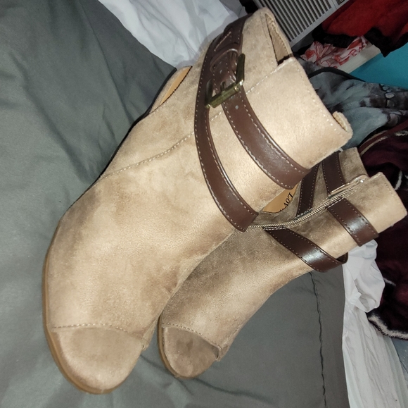 Lov Mark Open Toe Suede Booties size 10 - Picture 12 of 13